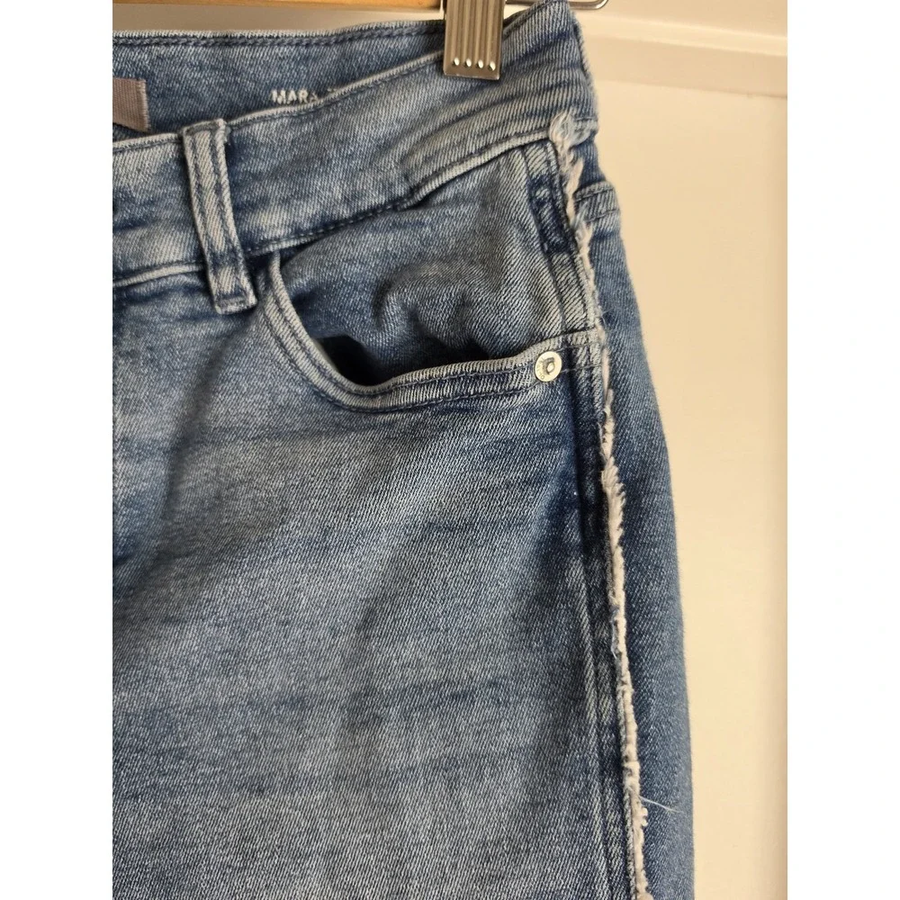 DL1961 Women Straight Jeans Size 26 Blue Casual Denim Pants Distressed Hems